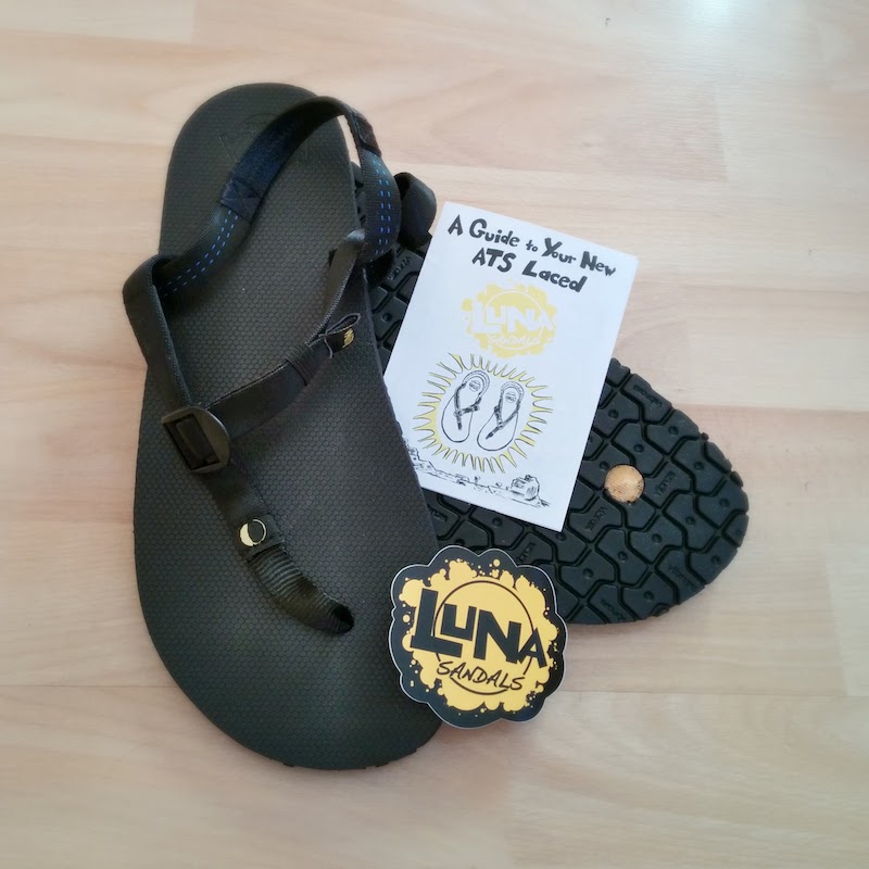 Luna Sandals Mono